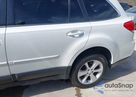 2013 Subaru Outback 2.5I Premium z USA, uszkodzony, nr VIN 4S4BRCBCXD3316450